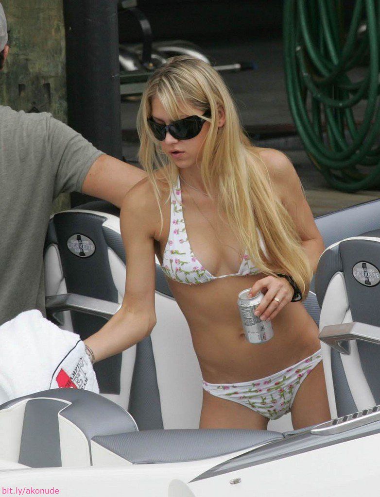 Anna Kournikova | Celeb Masta 137