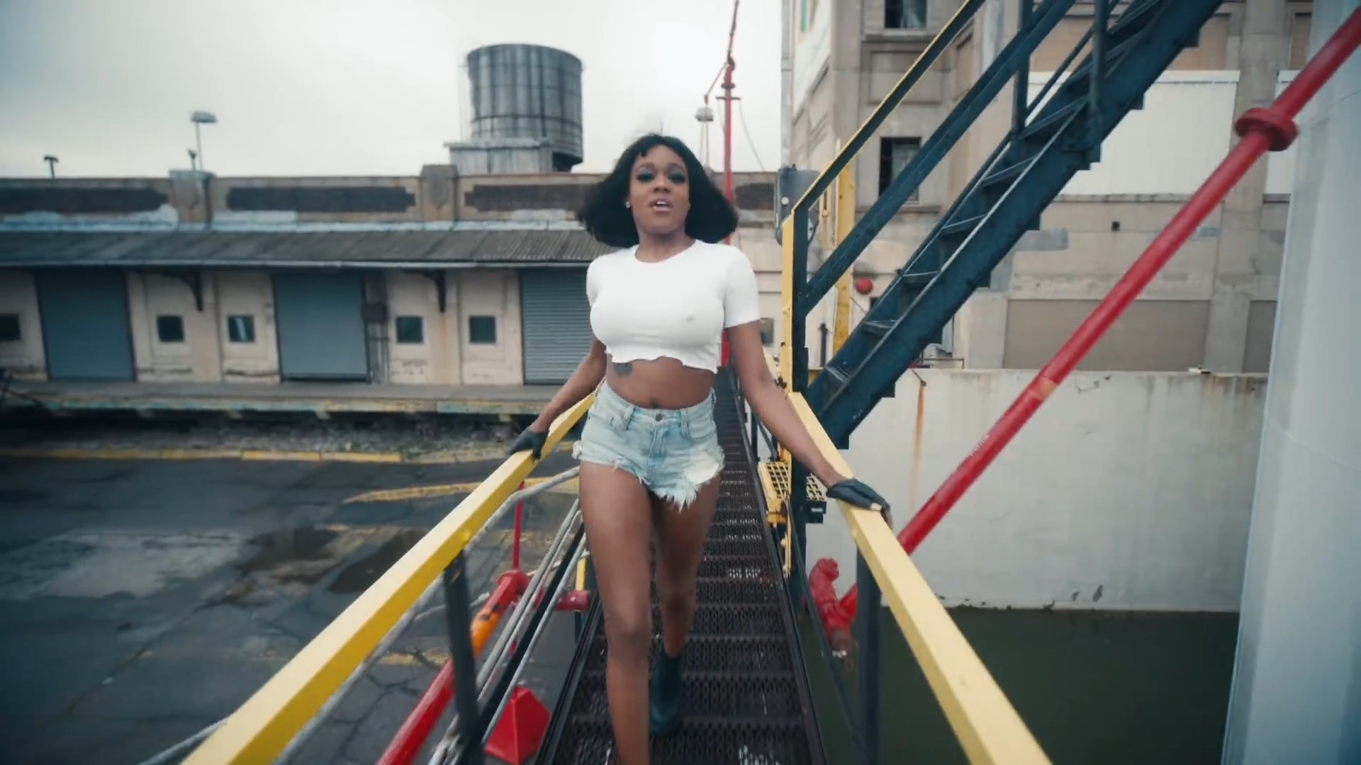 Azealia Banks | Celeb Masta 48