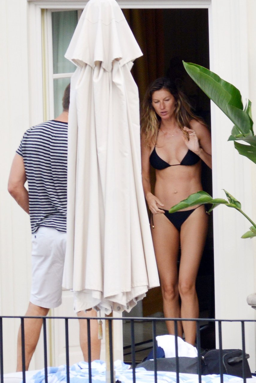 Gisele Bundchen | Celeb Masta 15