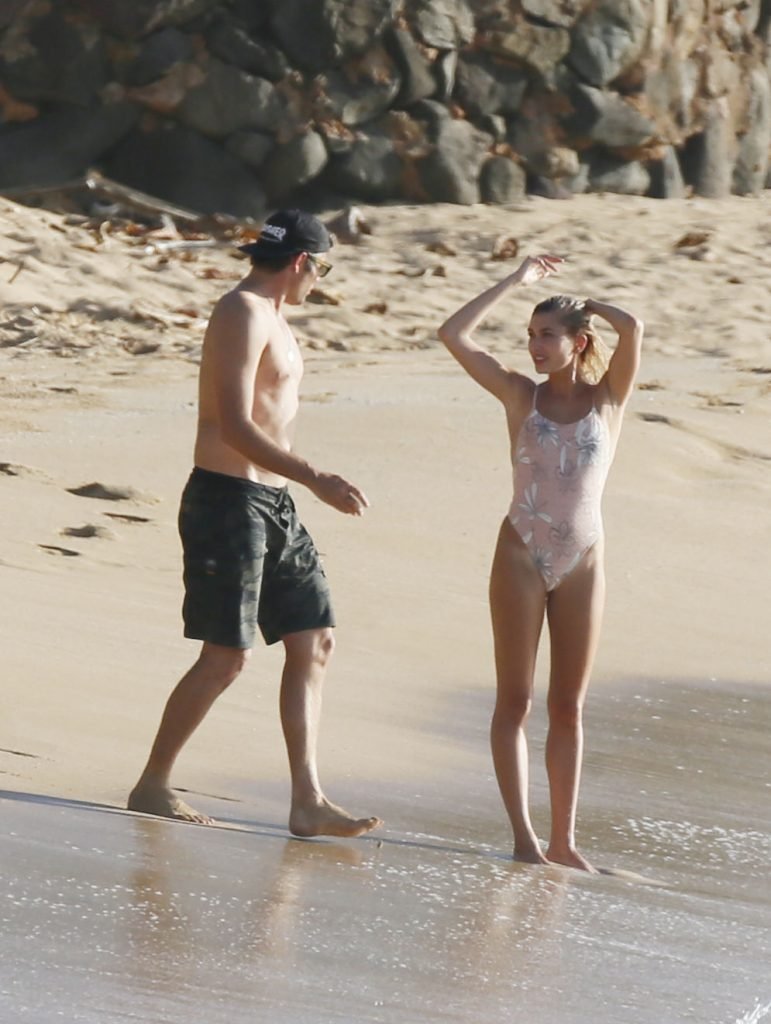 Hailey Baldwin | Celeb Masta 44