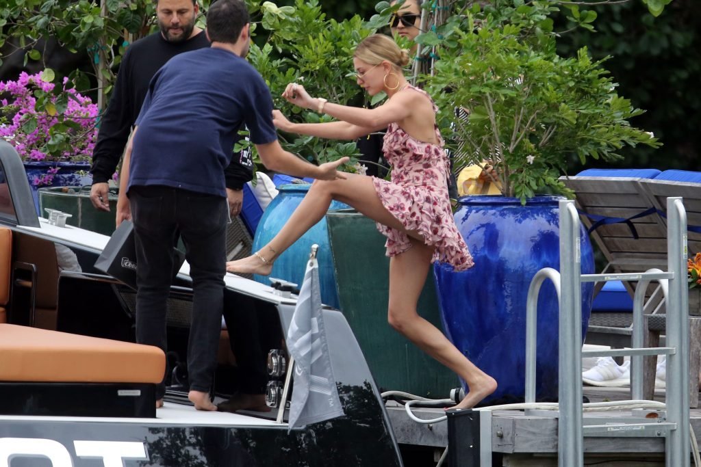 Hailey Baldwin | Celeb Masta 7