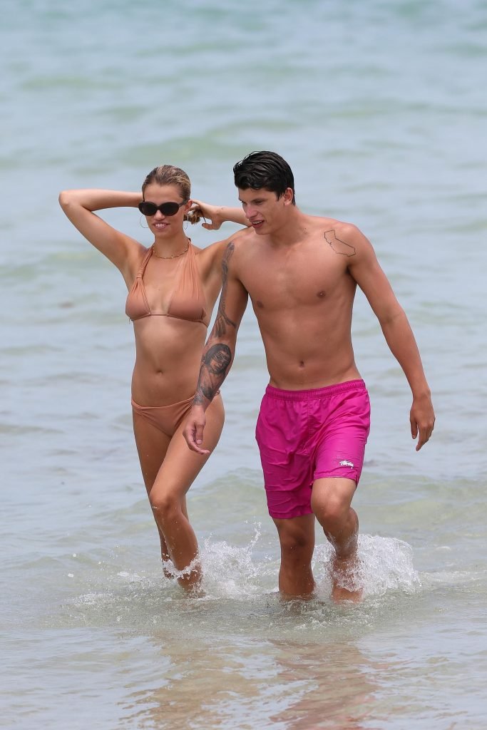 Hailey Clauson | Celeb Masta 124