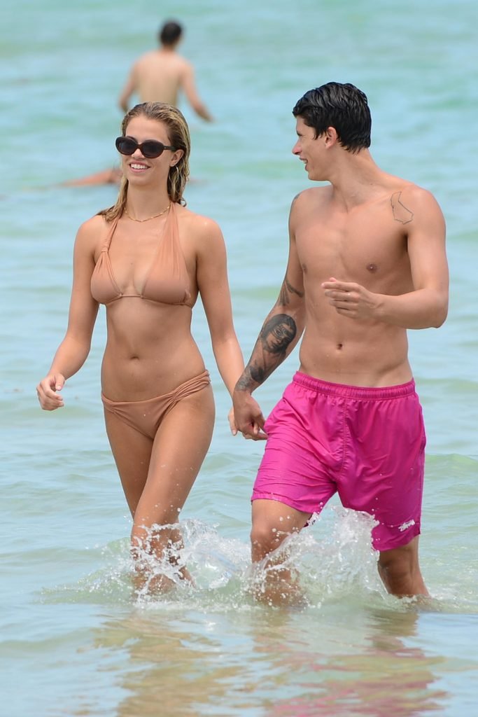 Hailey Clauson | Celeb Masta 125