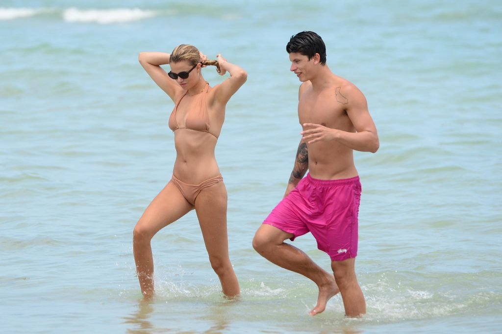 Hailey Clauson | Celeb Masta 141