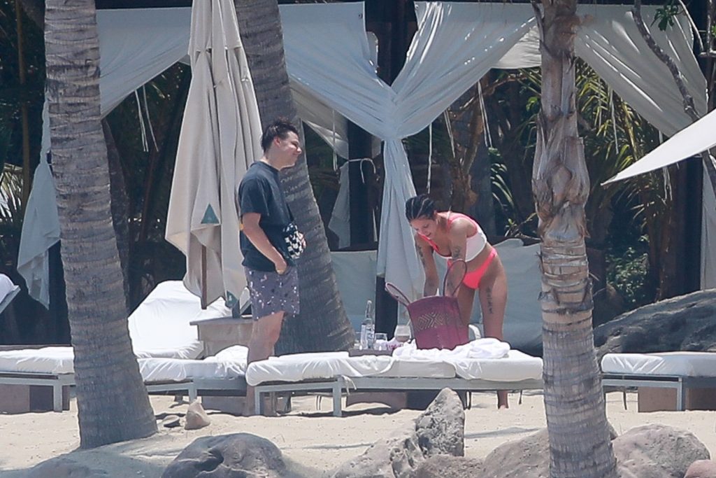 Halsey | Celeb Masta 64