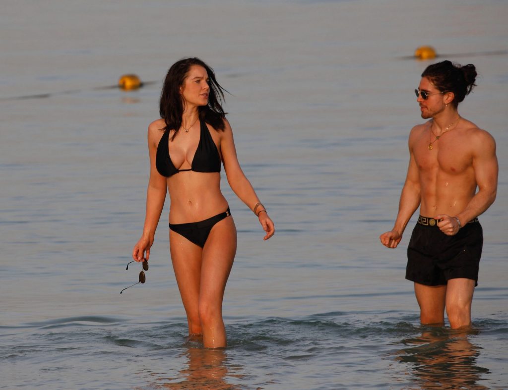 Helen Flanagan | Celeb Masta 14