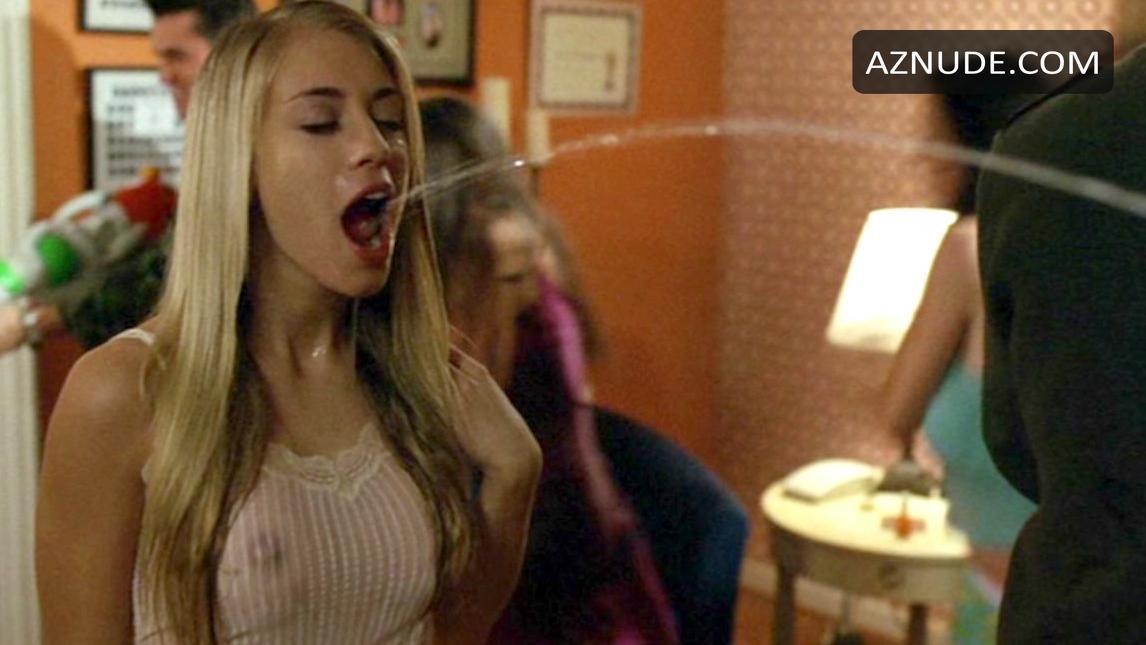 Jennifer Holland | Celeb Masta 10