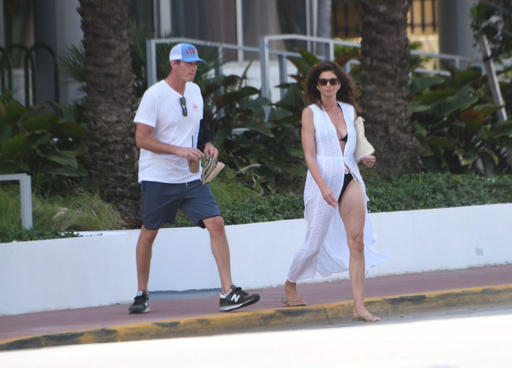 Cindy Crawford | Celeb Masta 14