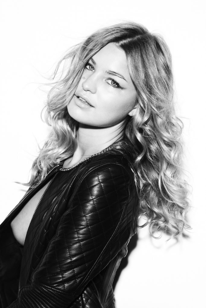 Jennifer Akerman | Celeb Masta 49