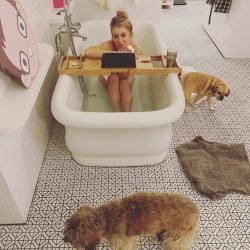 Jennifer Holland | Celeb Masta 37