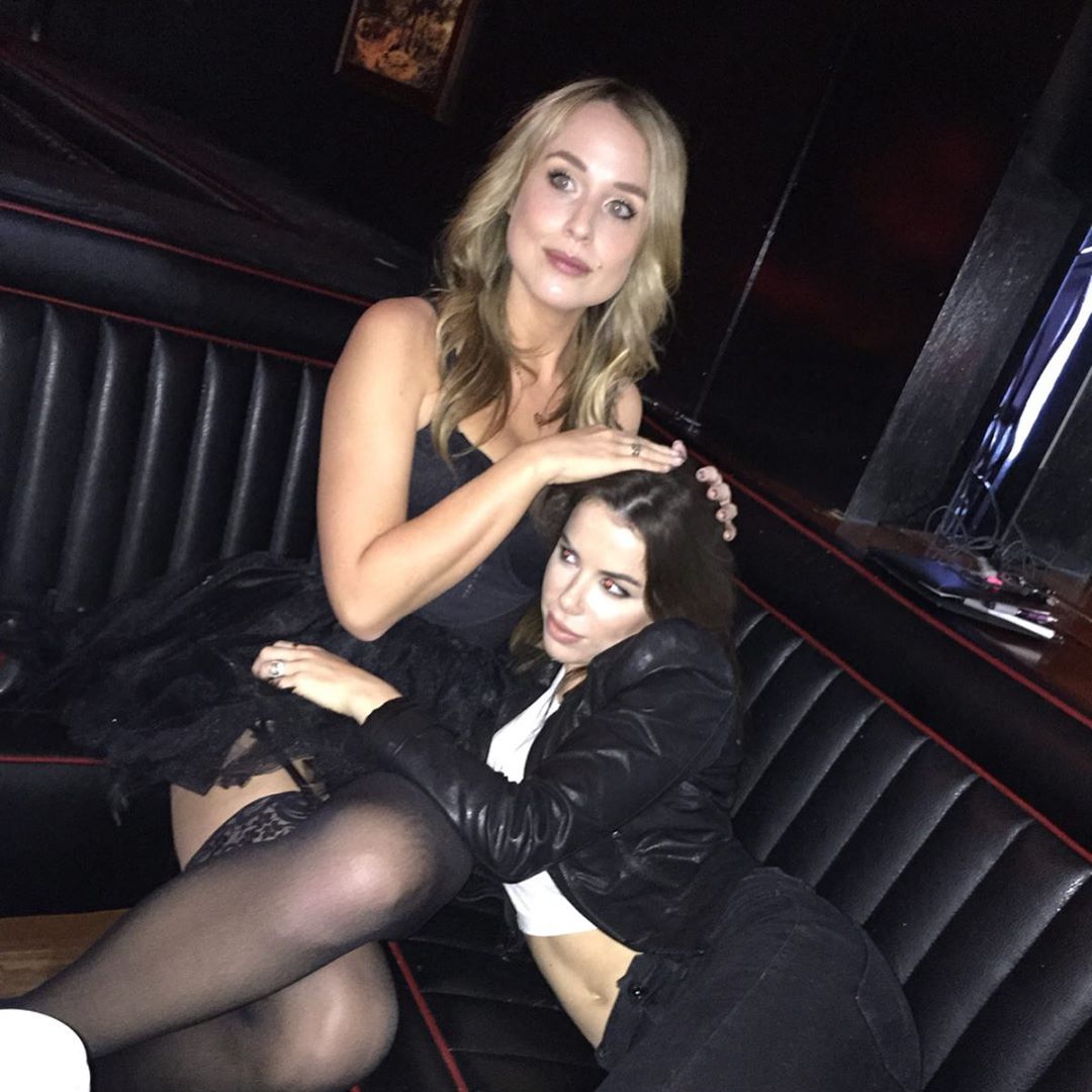 Jennifer Holland | Celeb Masta 40