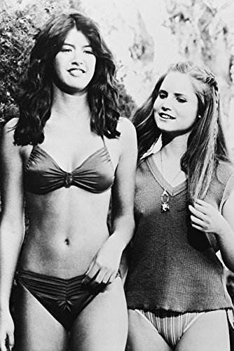 Jennifer Jason Leigh | Celeb Masta 37