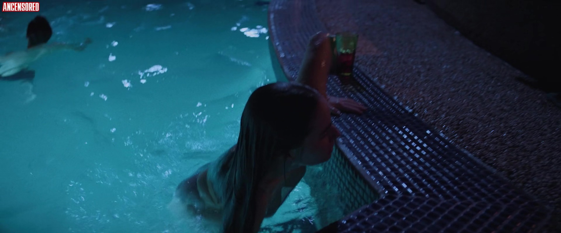 Kaitlyn Dever | Celeb Masta 8