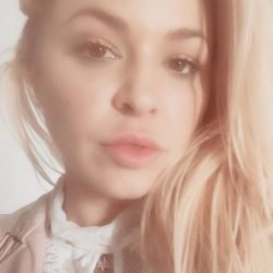 Kari Ann Peniche | Celeb Masta 22