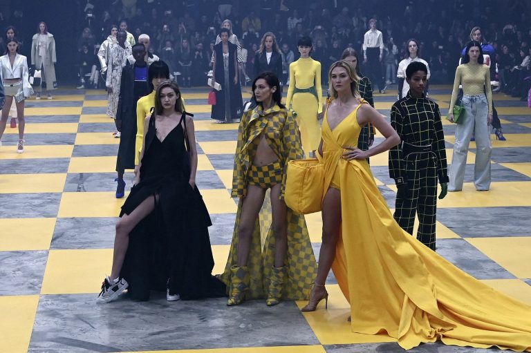 Karlie Kloss | Celeb Masta 75