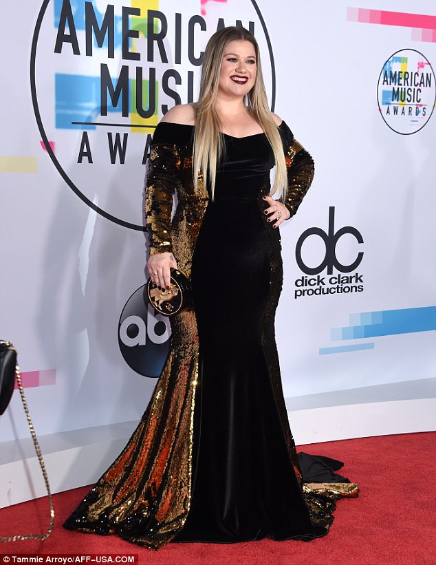 Kelly Clarkson | Celeb Masta 14