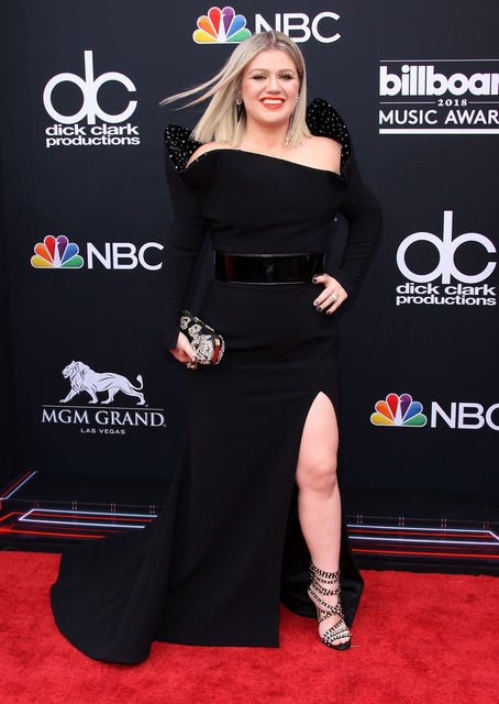 Kelly Clarkson | Celeb Masta 17