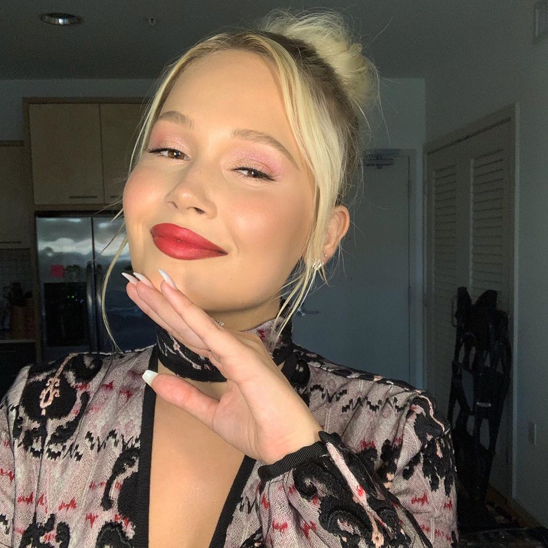 Kelli Berglund | Celeb Masta 69