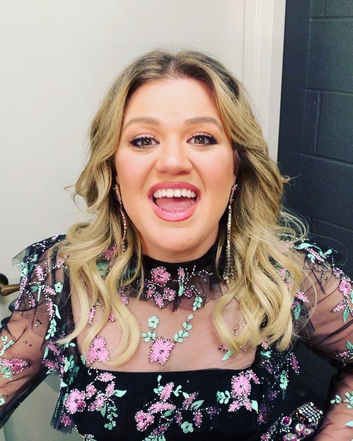 Kelly Clarkson | Celeb Masta 56