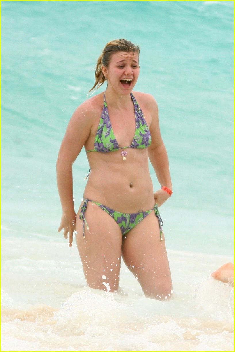 Kelly Clarkson | Celeb Masta 44