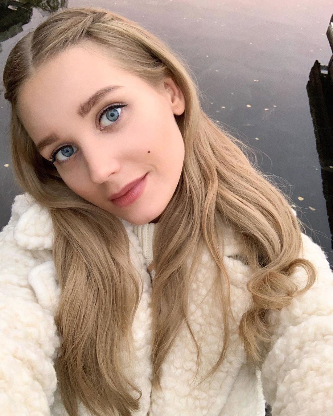 Kristina Asmus | Celeb Masta 34