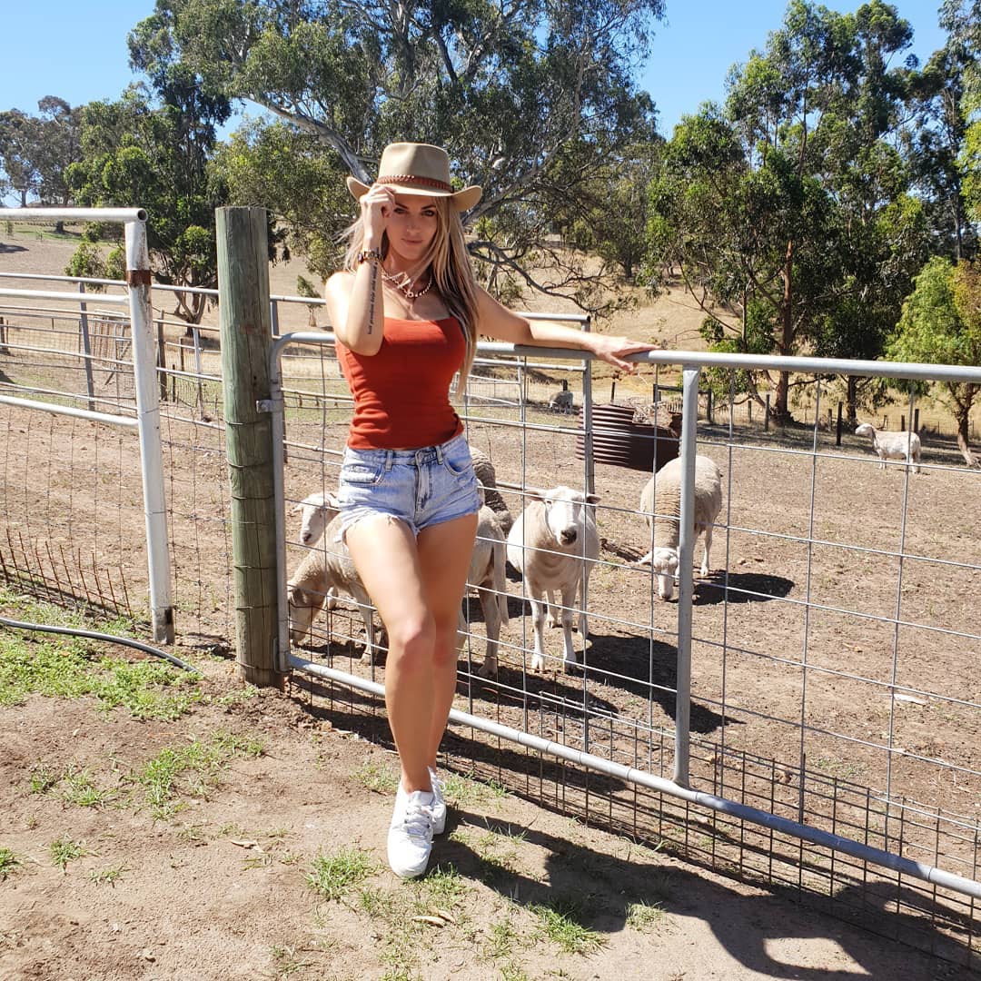 Laura Surrich | Celeb Masta 20