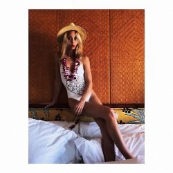 Laura Vandervoort | Celeb Masta 8