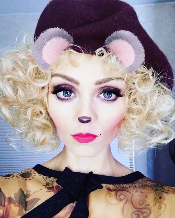 Laura Vandervoort | Celeb Masta 28