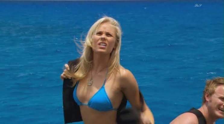 Laura Vandervoort | Celeb Masta 87