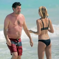 Laura Vandervoort | Celeb Masta 109