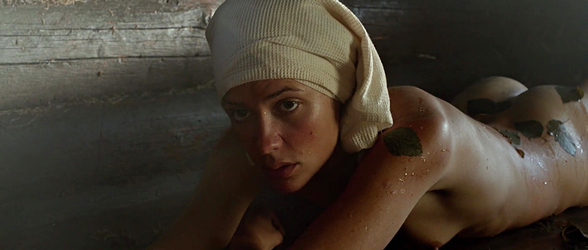 Kristina Asmus | Celeb Masta 1