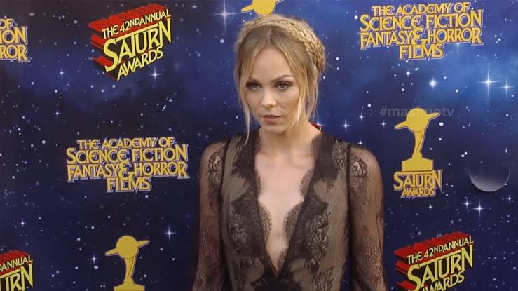 Laura Vandervoort | Celeb Masta 65