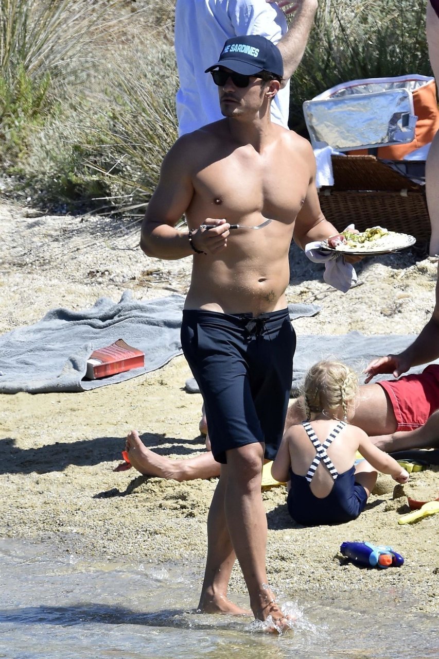 Orlando Bloom | Celeb Masta 32