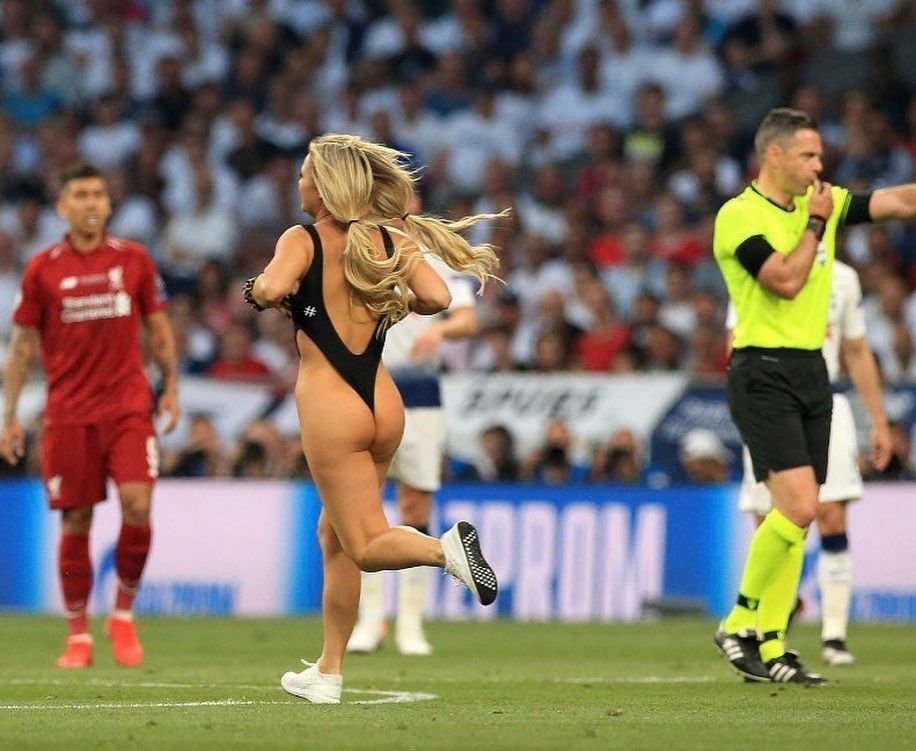 Kinsey Wolanski | Celeb Masta 101