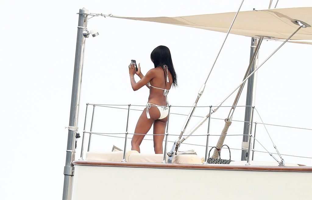 Naomi Campbell | Celeb Masta 70