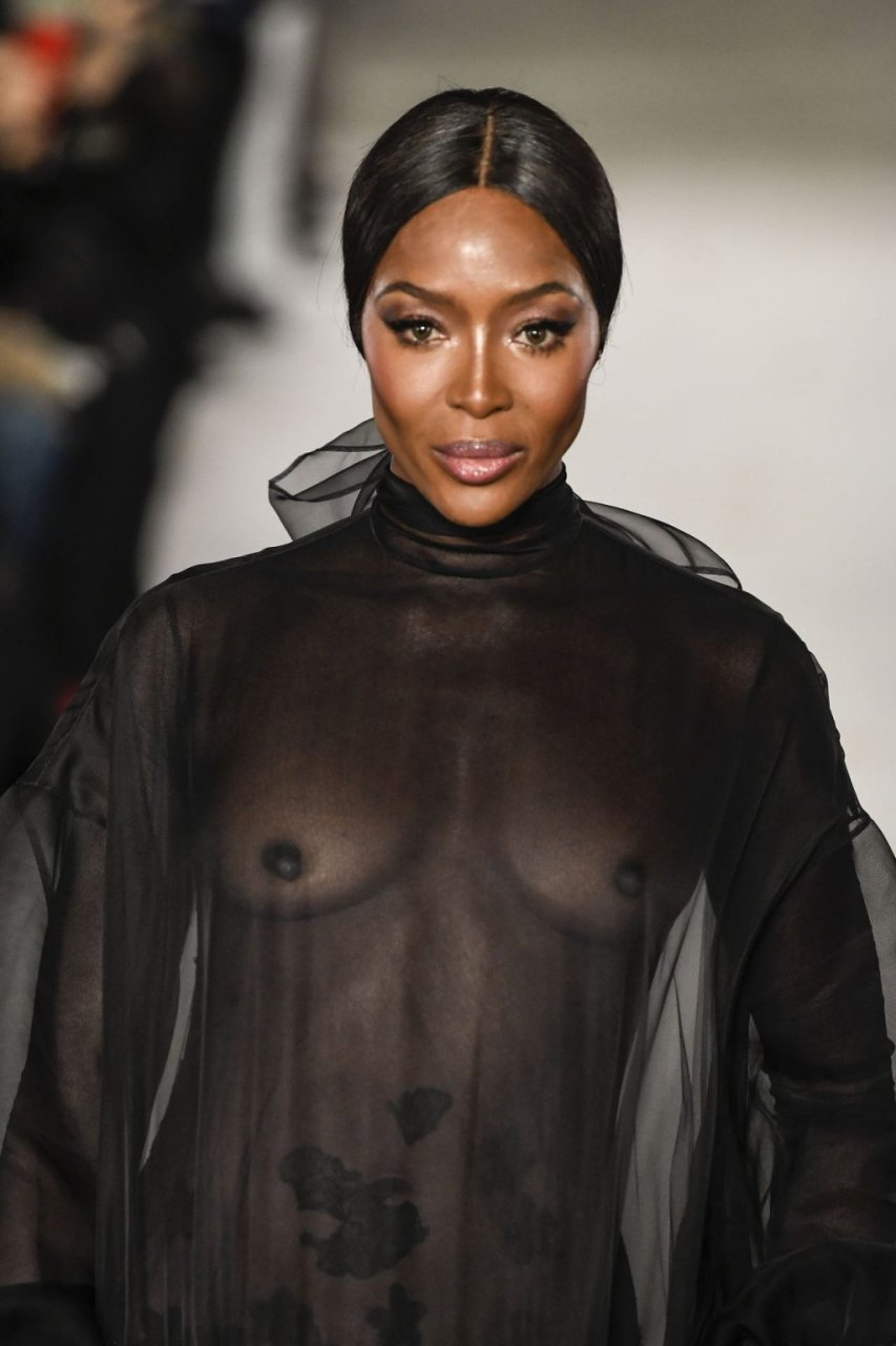 Naomi Campbell | Celeb Masta 17