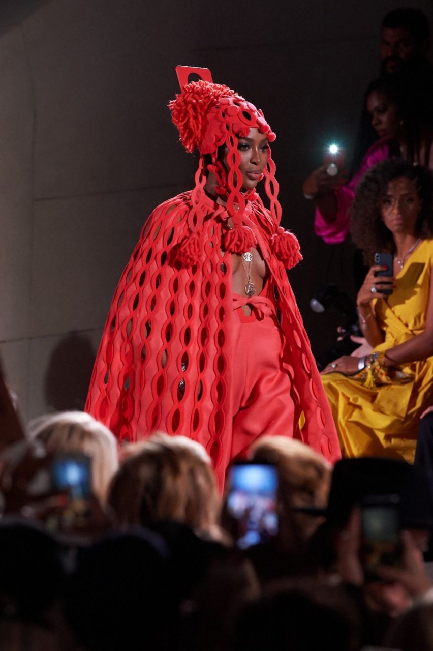 Naomi Campbell | Celeb Masta 57