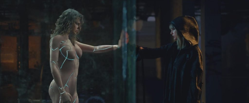 Taylor Swift | Celeb Masta 100