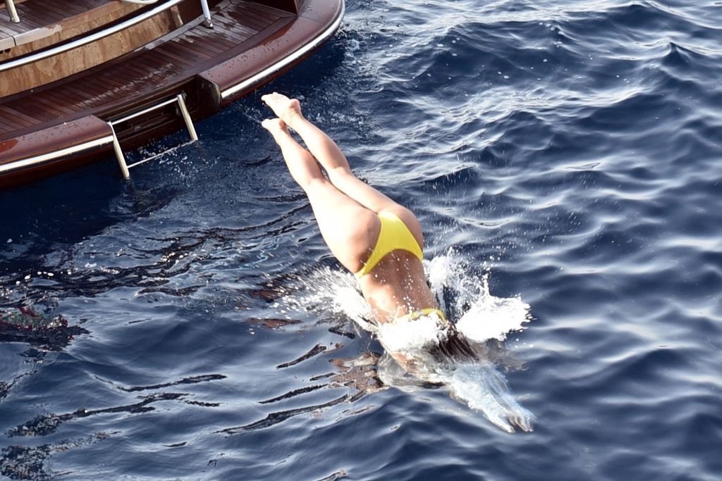 Nicole Scherzinger | Celeb Masta 90